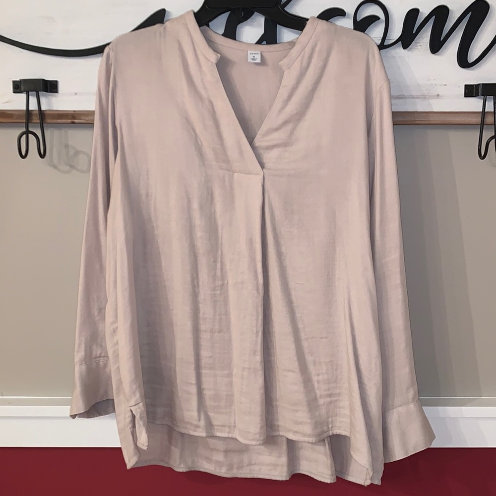 Old navy long sleeve top!